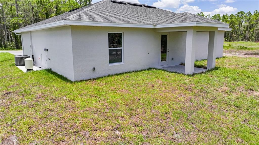432 Burrstone Dr, Lehigh Acres, FL 33974 Photo