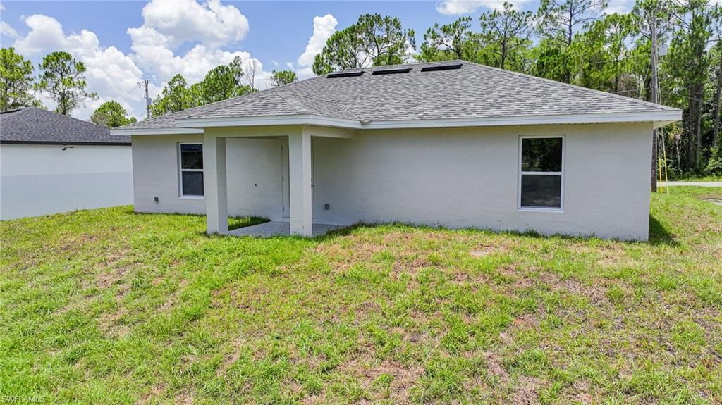 432 Burrstone Dr, Lehigh Acres, FL 33974 Photo