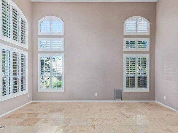 1302 E CAPTAIN DREYFUS Avenue, Phoenix, AZ 85022