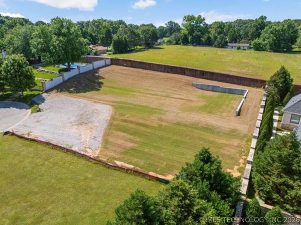 10912 S New Haven Avenue, Tulsa, OK 74137