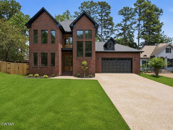 12 Oakmont Woods Drive, Jackson, TN 38305