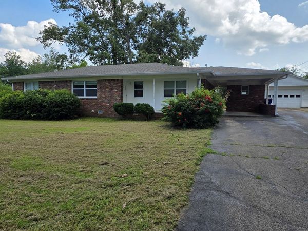 350 Shaw Lane , Savannah, TN 38372