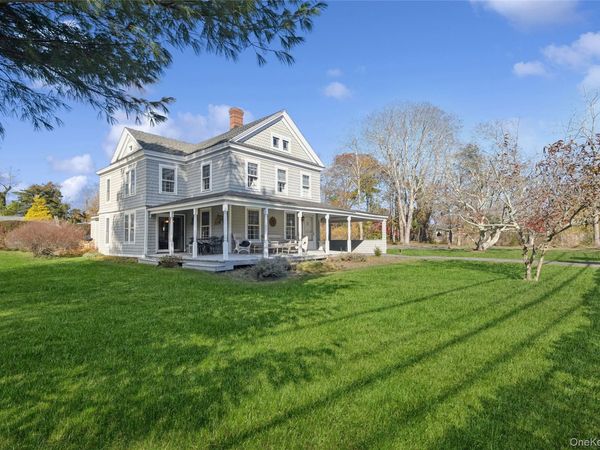 718 Montauk Highway , East Quogue, NY 11942