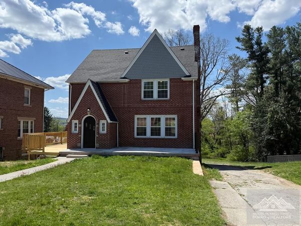 207 College Ave, Princeton, WV 24740