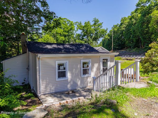 2 Washington Street , Dallas, PA 18612