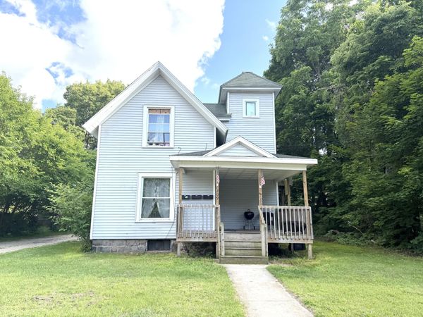 209 E Washington Street, Greenville, MI 48838