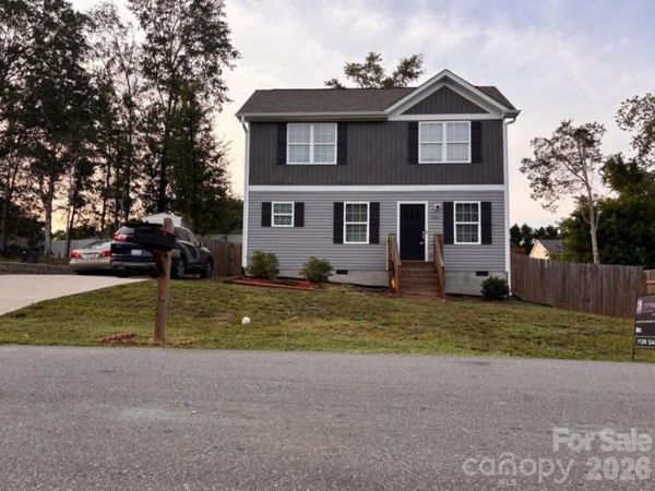 606 E Carpenter Street , Dallas, NC 28034