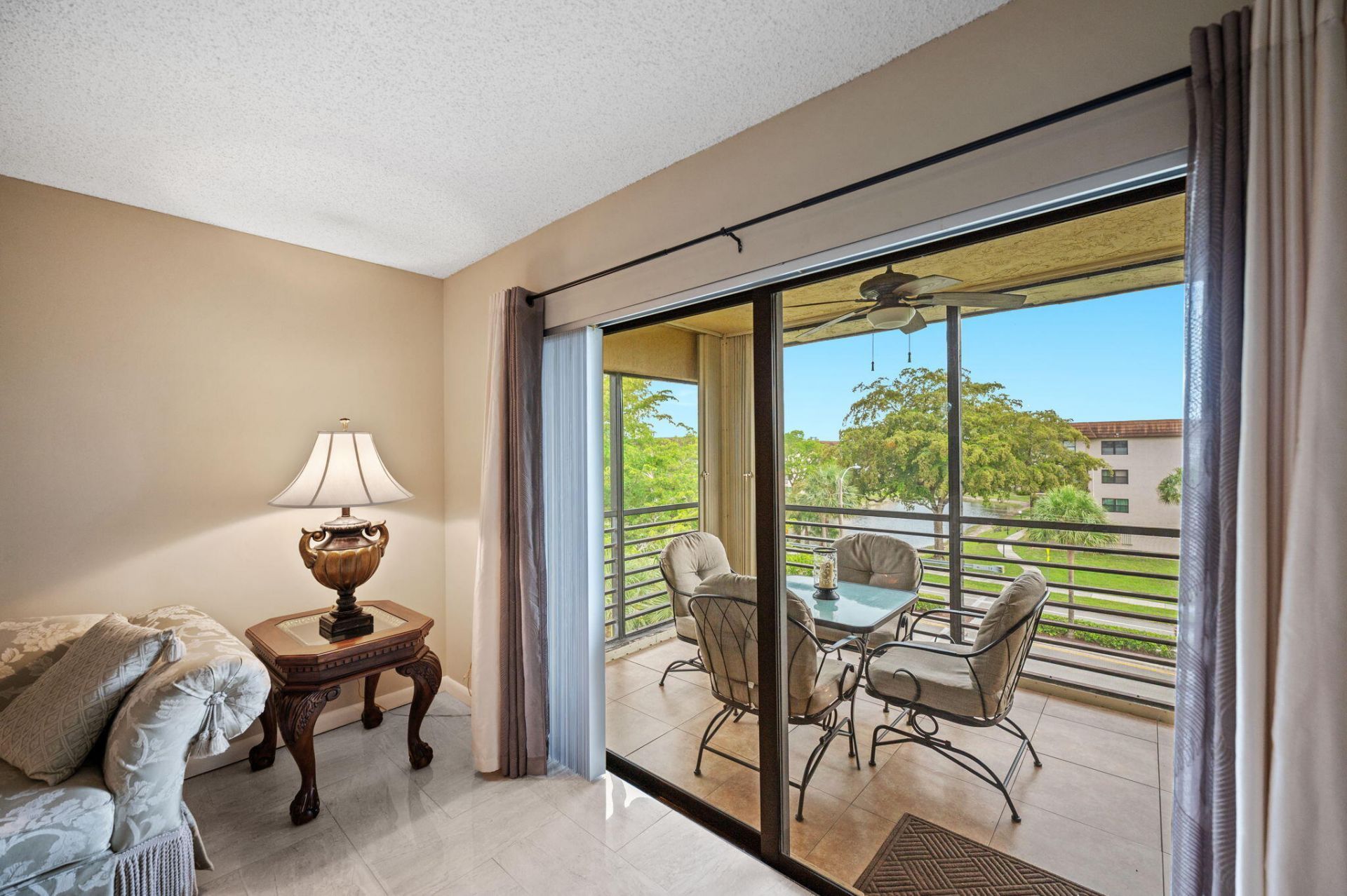 4940 E Sabal Palm Boulevard, Unit Ph8, Tamarac, FL 33319 Photo
