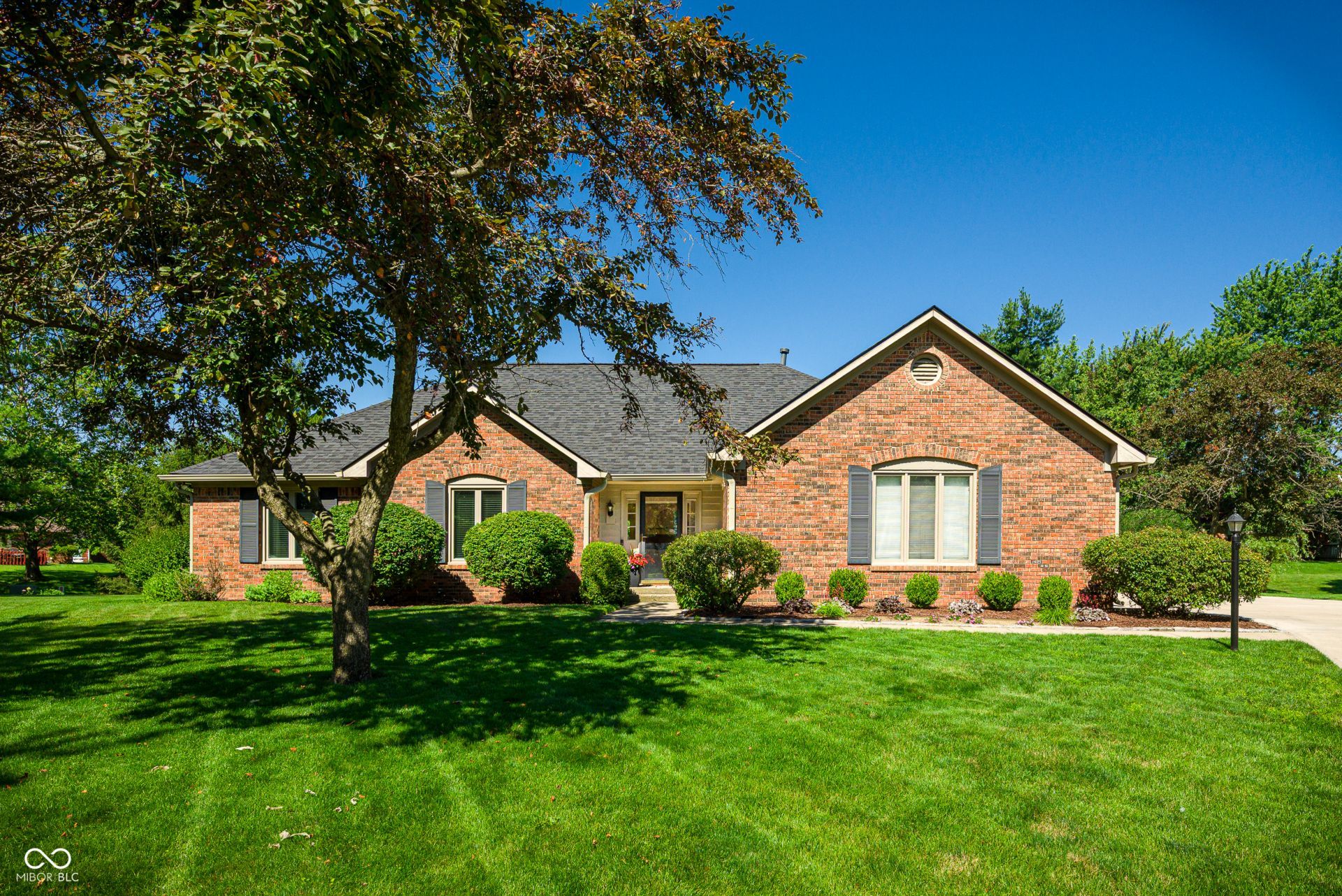 8119 Lake Point Way, Indianapolis, IN 46256 Main Photo