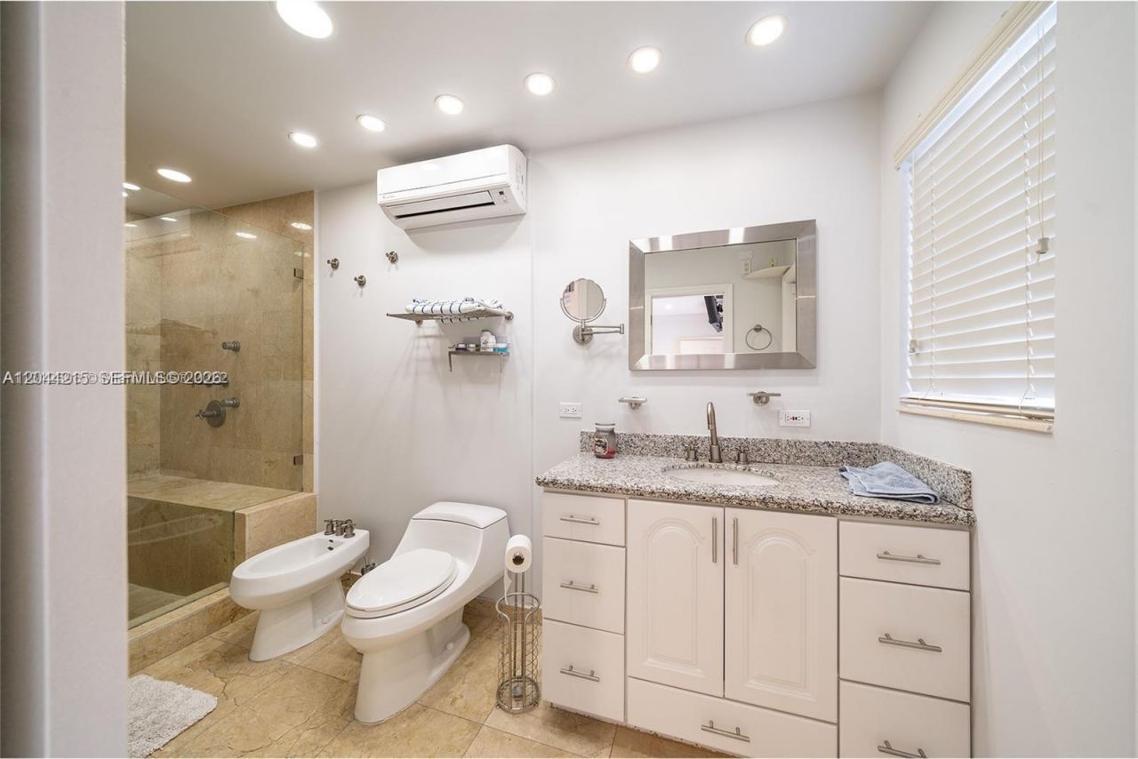 13140 Coronado Dr , North Miami, FL 33181 Photo