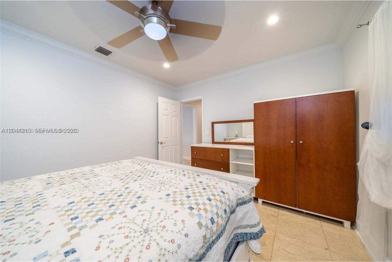13140 Coronado Dr , North Miami, FL 33181 Photo