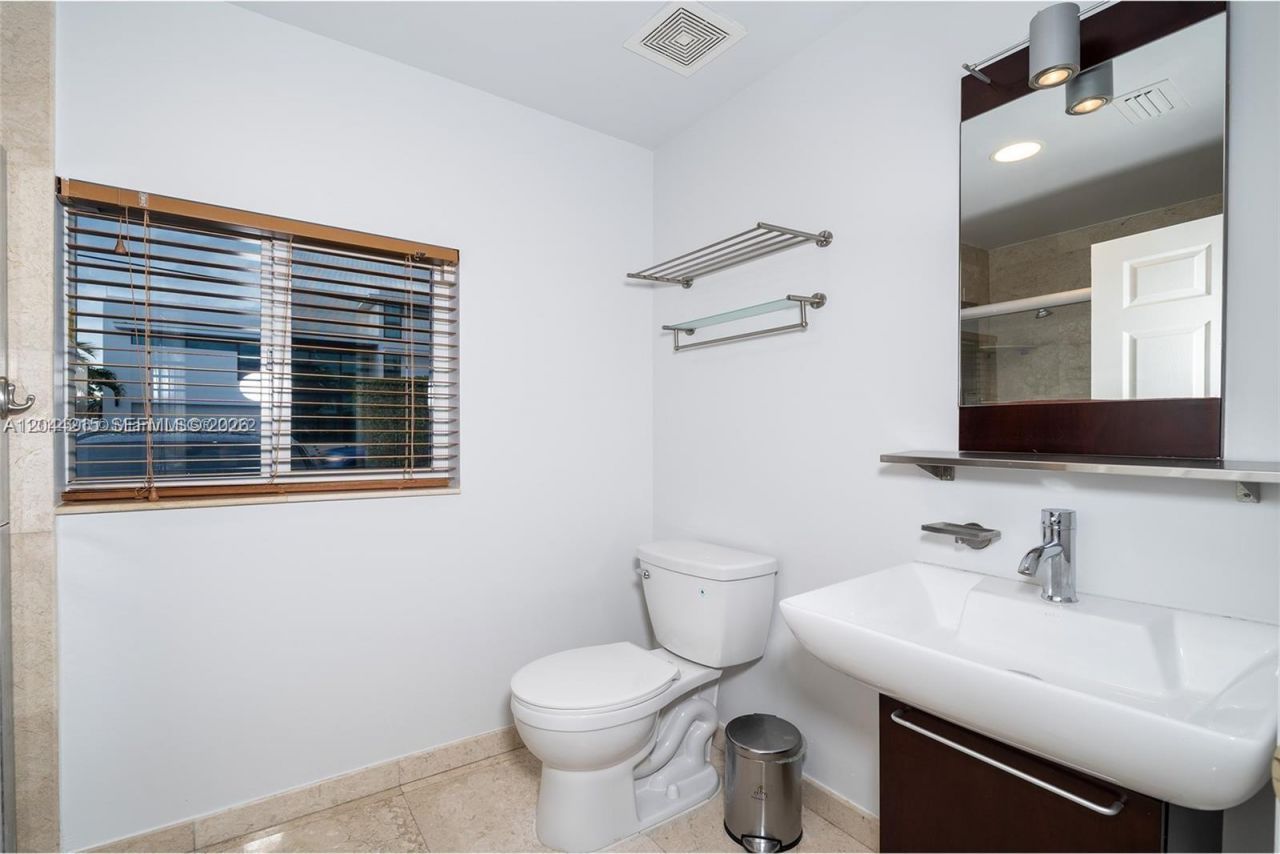 13140 Coronado Dr , North Miami, FL 33181 Photo
