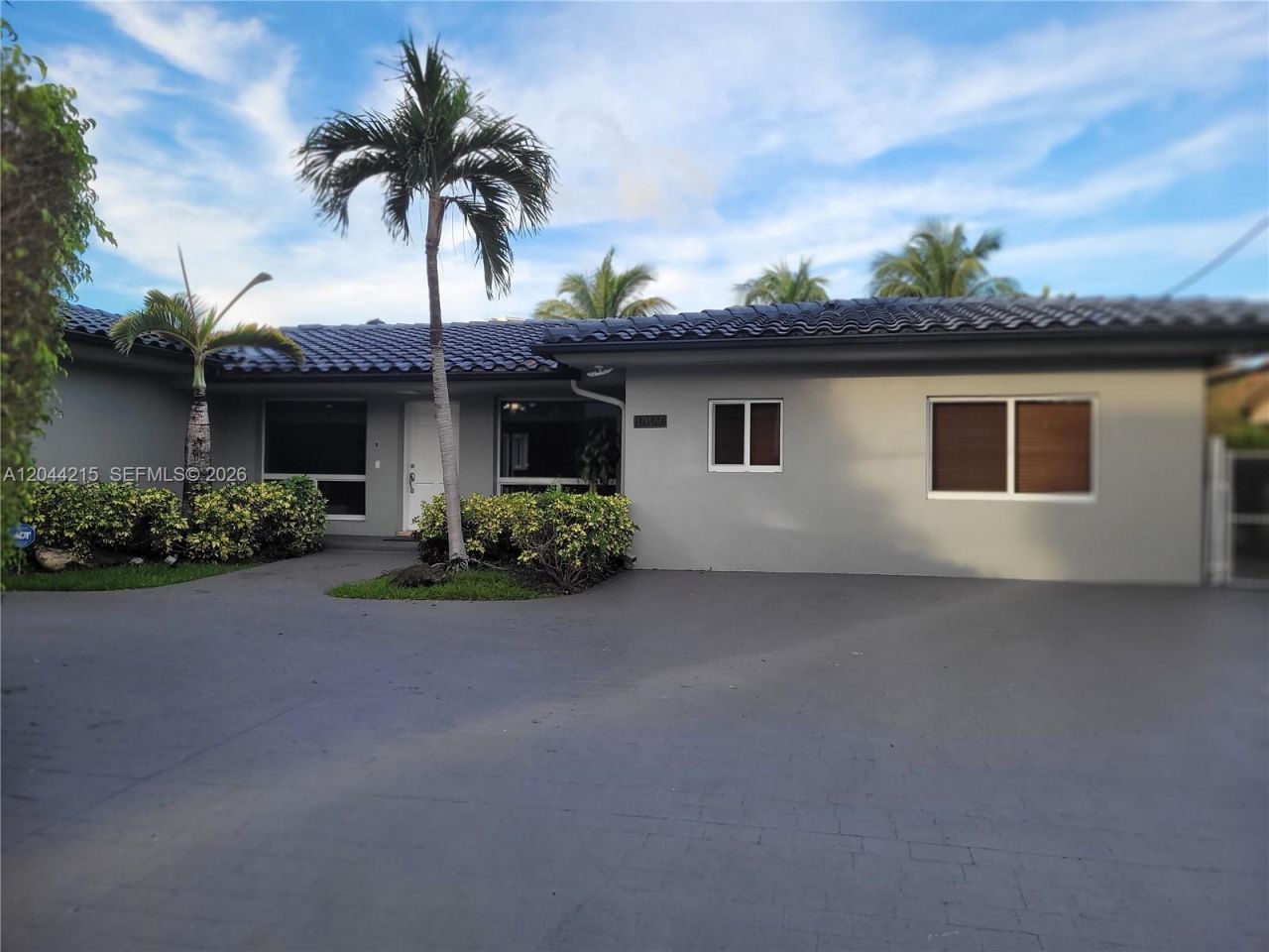 13140 Coronado Dr , North Miami, FL 33181 Photo