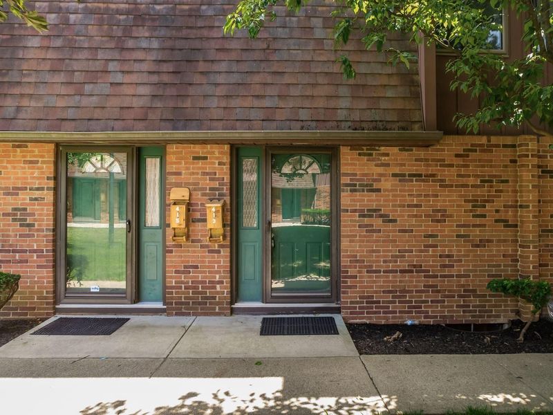 413 Shell Court E, Columbus, OH 43213 Photo 2