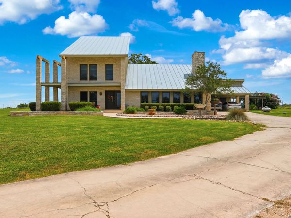 4874 Old Lehmann, Kingsbury, TX 78638