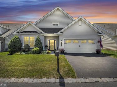 221 LOYAL DRIVE, MECHANICSBURG, PA 17050