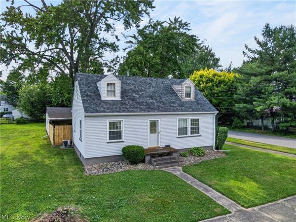 506 Adelaide Avenue SE, Warren, OH 44483