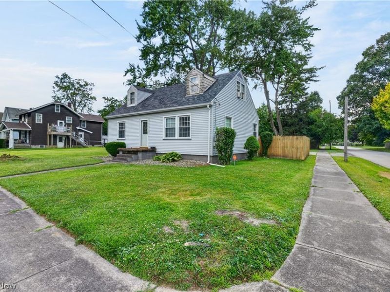 506 Adelaide Avenue SE, Warren, OH 44483 Photo 6