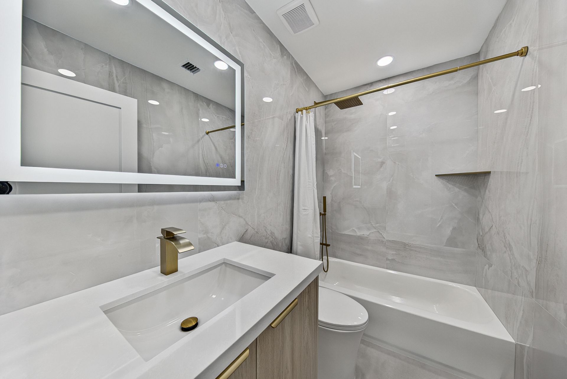 411 SE 2nd Avenue, Pompano Beach, FL 33060 Photo
