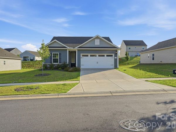 116 N Sina Street , Troutman, NC 28166