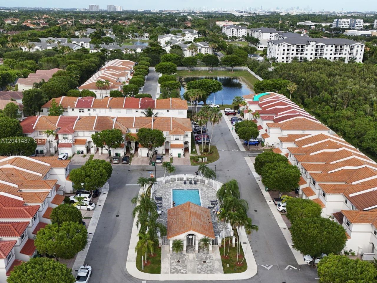 10966 NW 43rd Ter , Unit 10966, Doral, FL 33178 Photo