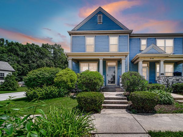 314 Village Square , Burns Harbor, IN 46304
