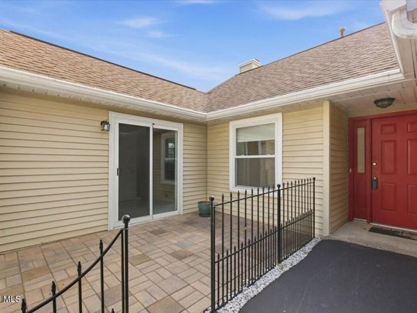 24 Loudonwood East, Loudonville, NY 12211