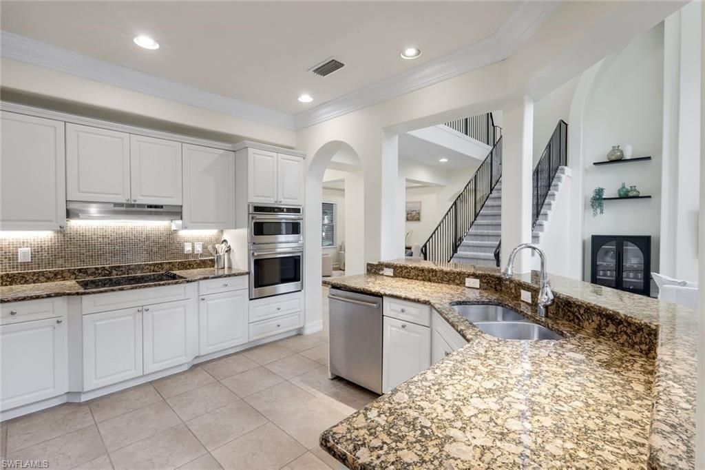 2661 Golden Gate Blvd W, Naples, FL 34120 Photo