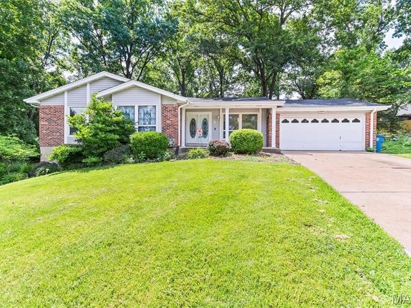 4962 Deepwood Court , St Louis, MO 63128