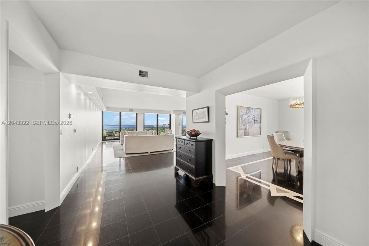 5500 Collins Ave , Unit 1902, Miami Beach, FL 33140 Photo