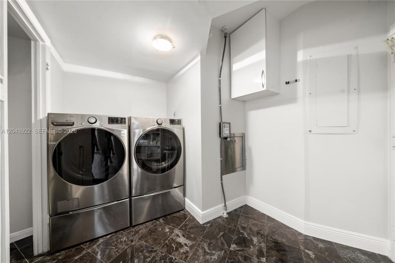5500 Collins Ave , Unit 1902, Miami Beach, FL 33140 Photo
