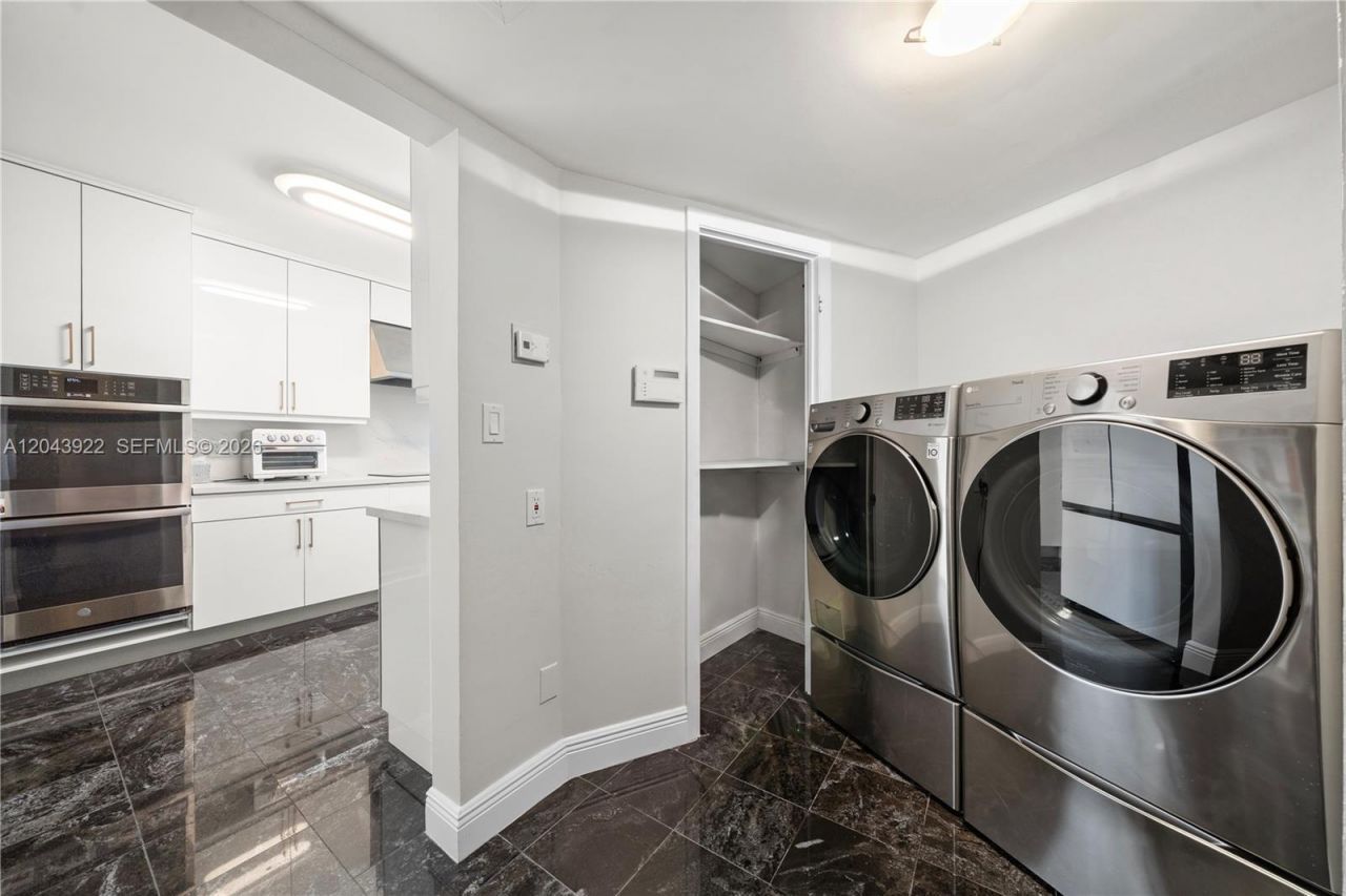 5500 Collins Ave , Unit 1902, Miami Beach, FL 33140 Photo