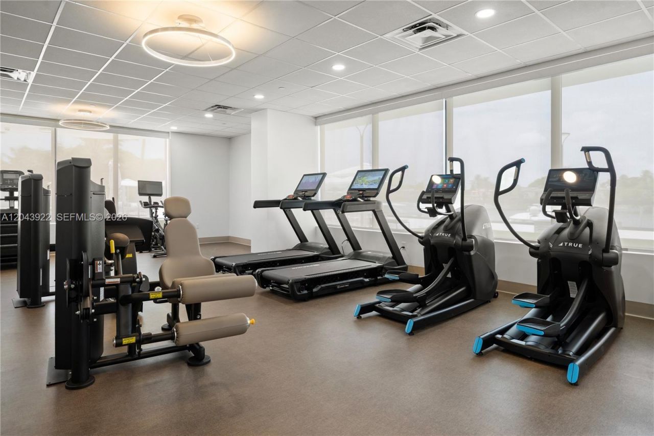 5500 Collins Ave , Unit 1902, Miami Beach, FL 33140 Photo