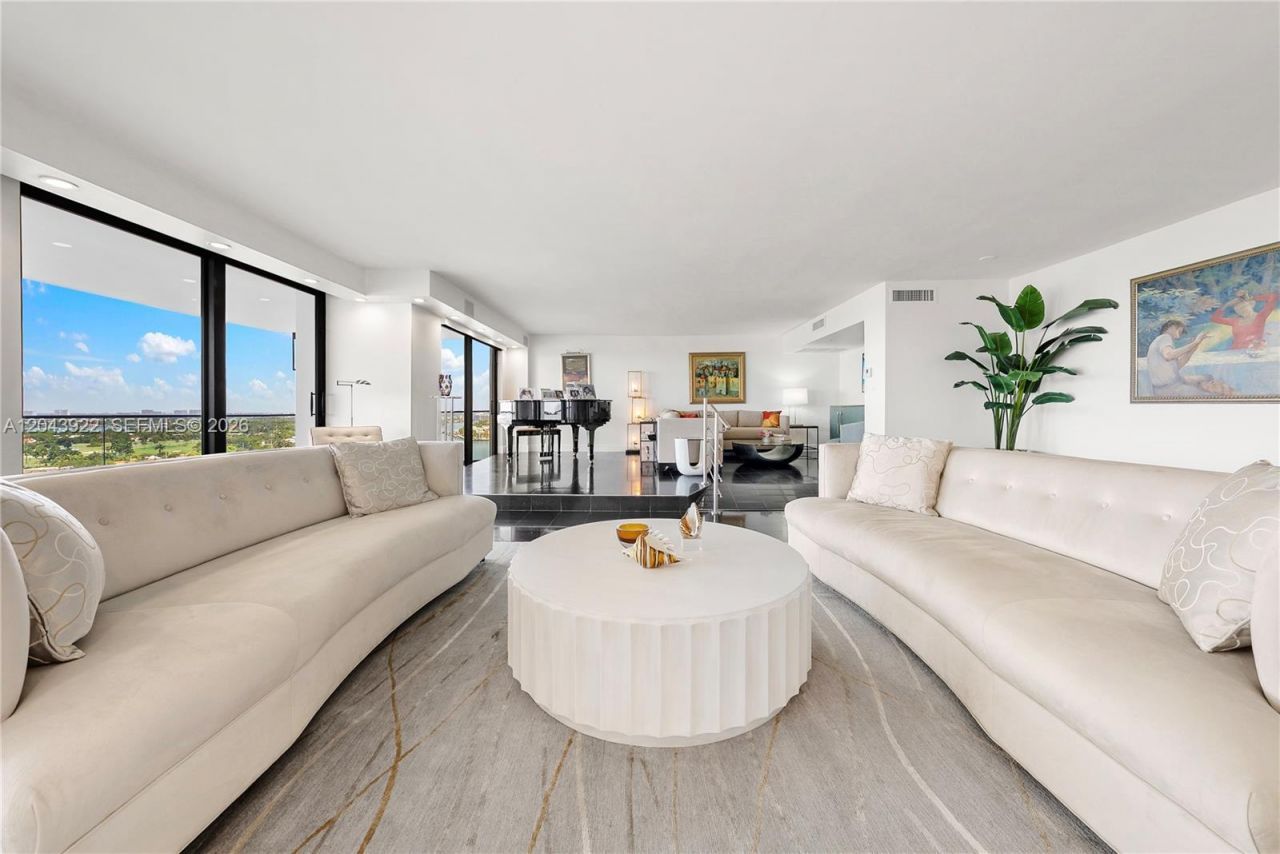 5500 Collins Ave , Unit 1902, Miami Beach, FL 33140 Photo
