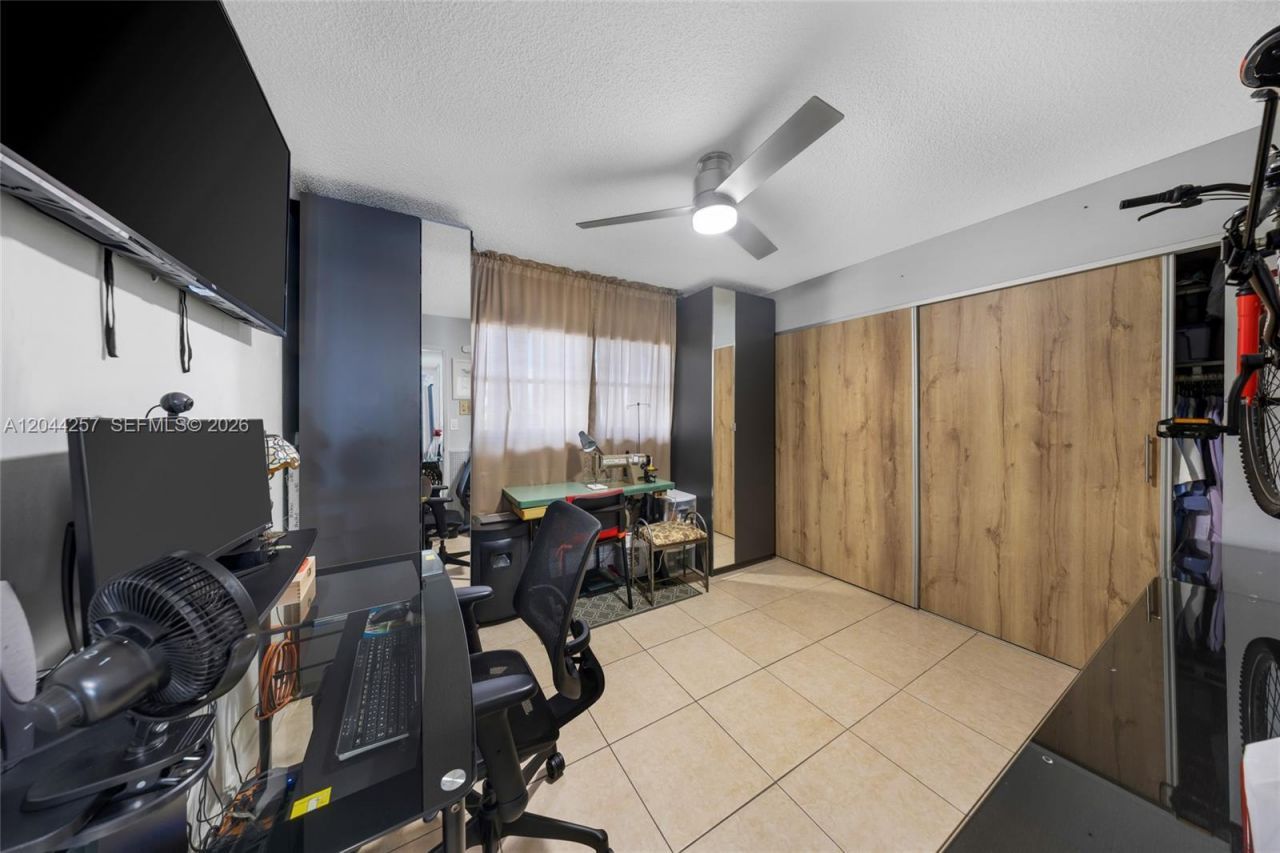 1950 W 54th St, Unit 206, Hialeah, FL 33012 Photo