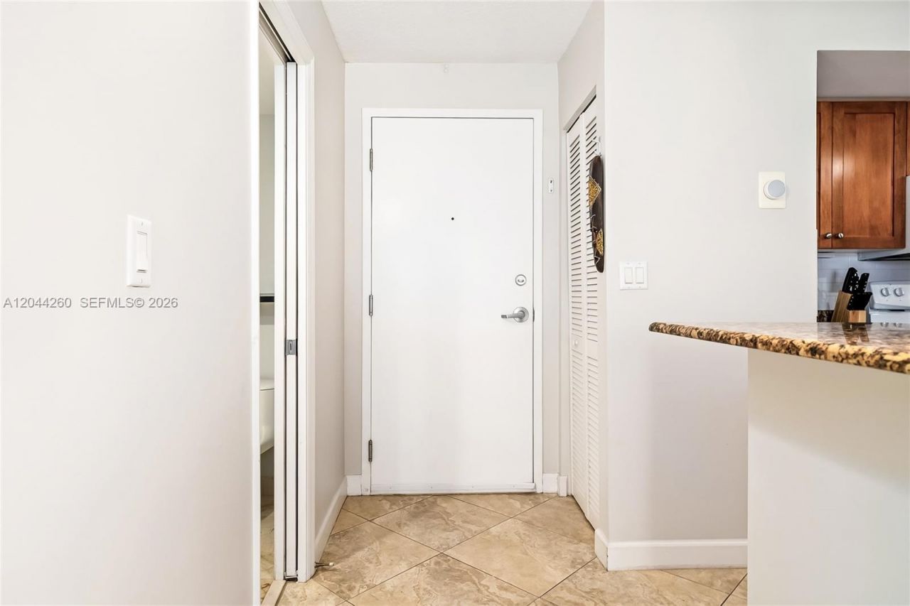 6917 Collins Ave, Unit 1012, Miami Beach, FL 33141 Photo