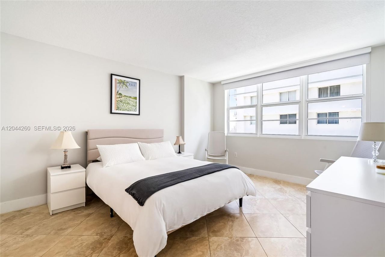 6917 Collins Ave, Unit 1012, Miami Beach, FL 33141 Photo