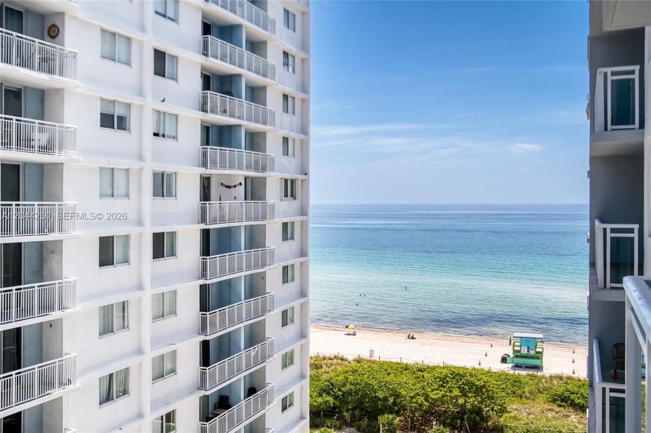 6917 Collins Ave, Unit 1012, Miami Beach, FL 33141 Photo