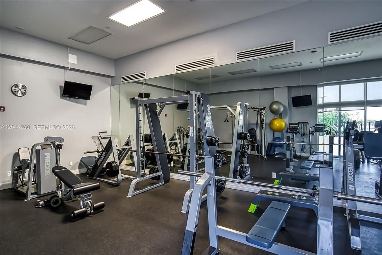 6917 Collins Ave, Unit 1012, Miami Beach, FL 33141 Photo
