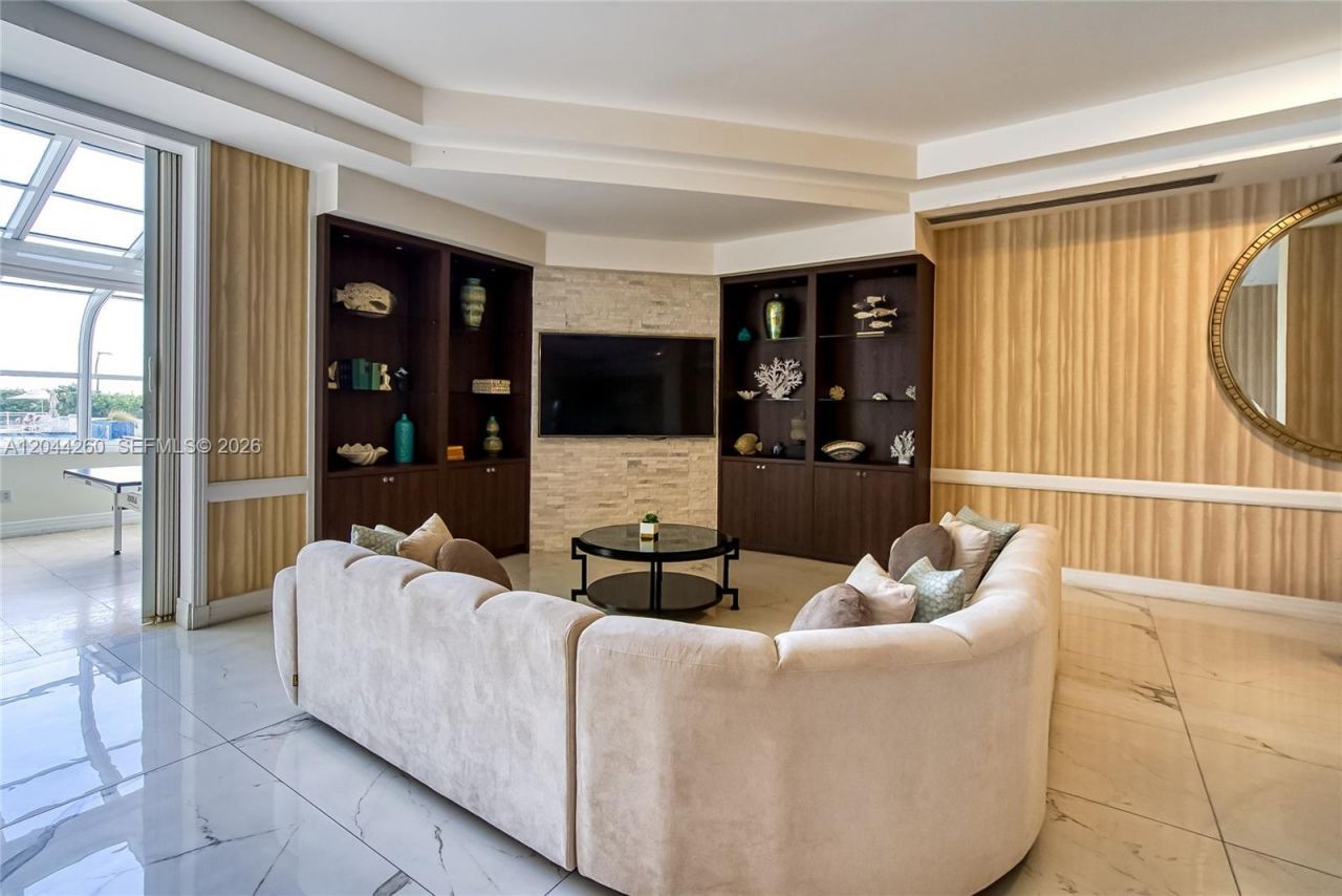 6917 Collins Ave, Unit 1012, Miami Beach, FL 33141 Photo