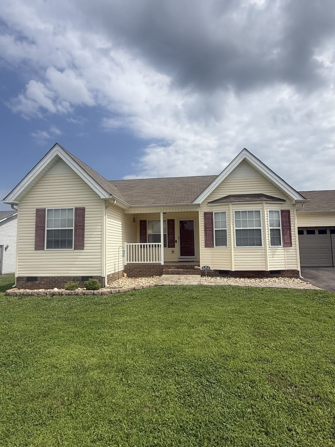 1604 Avers Ave, Columbia, TN 38401 Main Photo