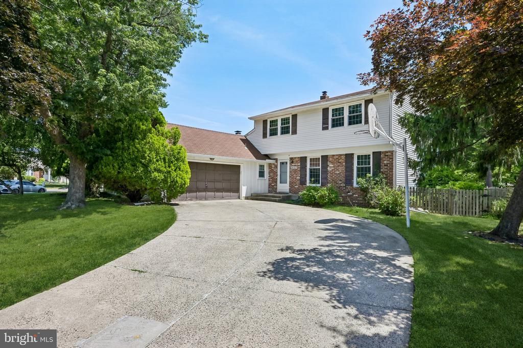 649 Cornwallis Drive, Mount Laurel, NJ 08054 Main Photo