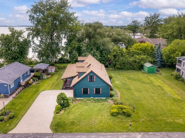 2350 s commodore Court, Marblehead, OH 43440