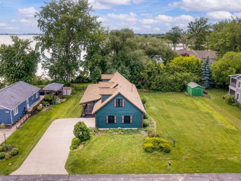 2350 s commodore Court, Marblehead, OH 43440 Photo 1