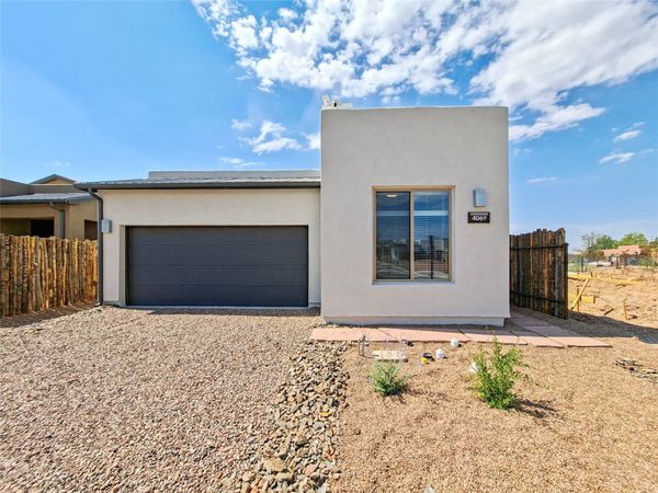 4069 Fairly, Santa Fe, NM 87507