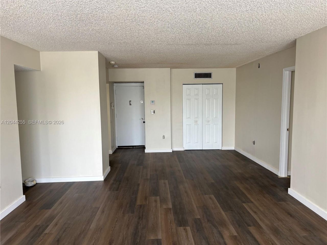 3701 N Country Club Dr , Unit 207, Aventura, FL 33180 Photo