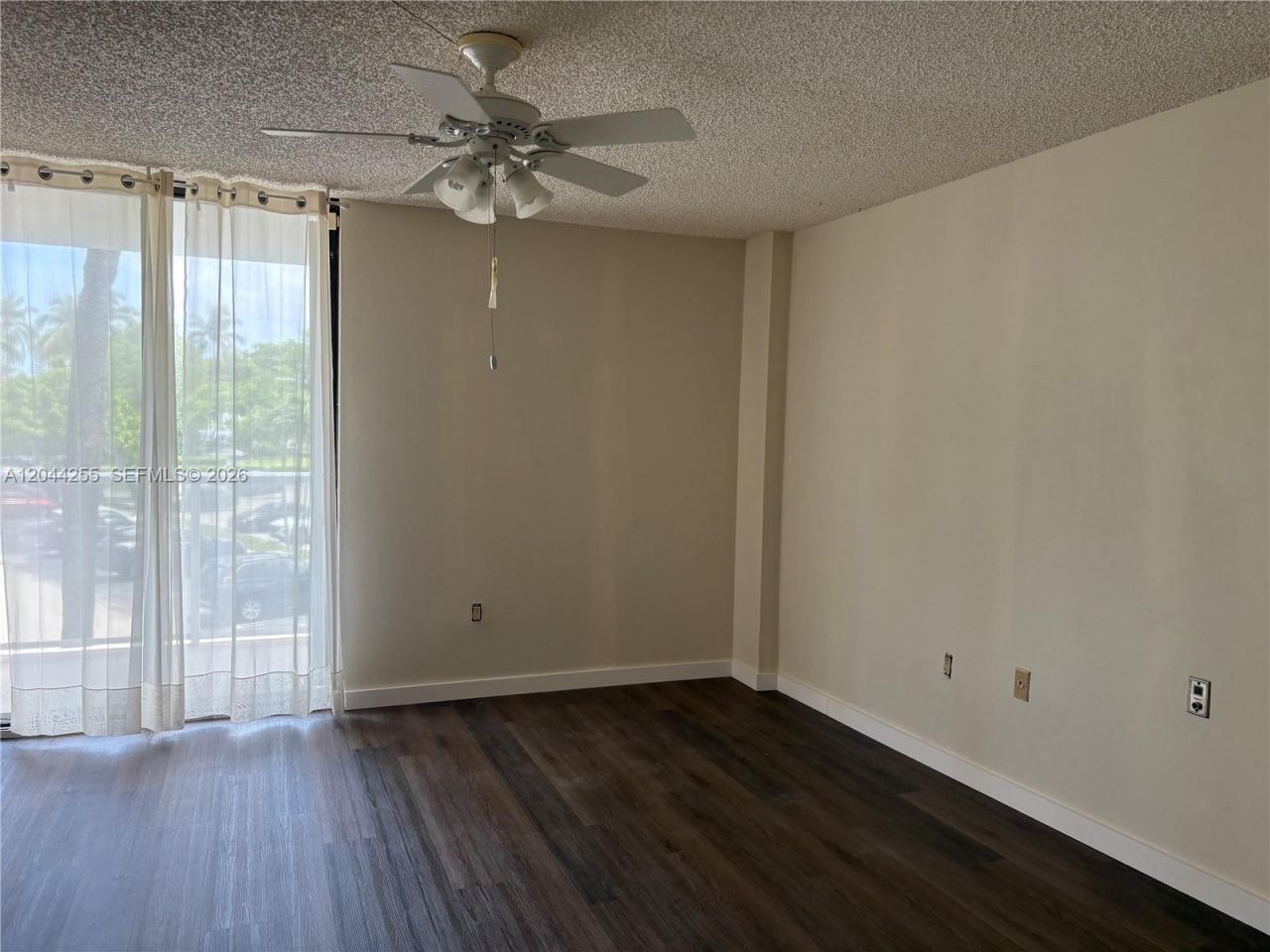 3701 N Country Club Dr , Unit 207, Aventura, FL 33180 Photo