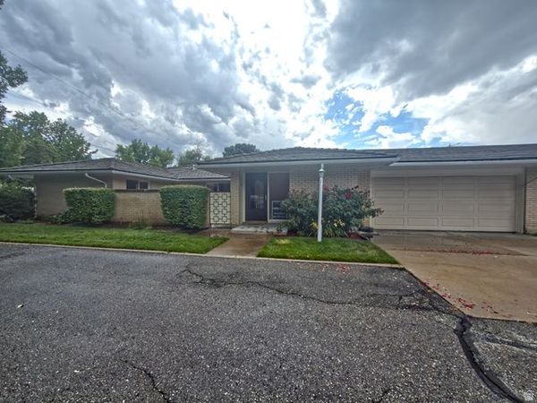 1938 E 5150 S, Holladay, UT 84117