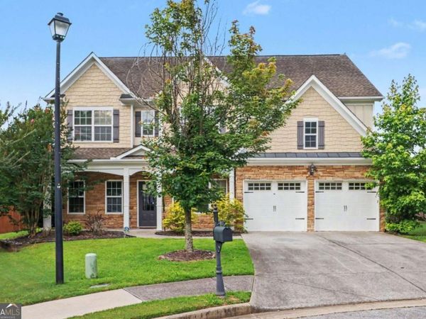 810 Sapphire Lane, Sugar Hill, GA 30518