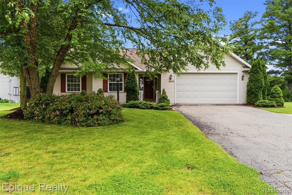 1409 Meadow Green Lane, Linden, MI 48451 Main Photo